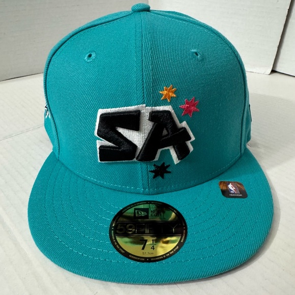 New Era San Antonio Spurs 2022 City Edition Alt 59FIFTY Fitted Hat  7 1/4 NEW - Picture 1 of 5